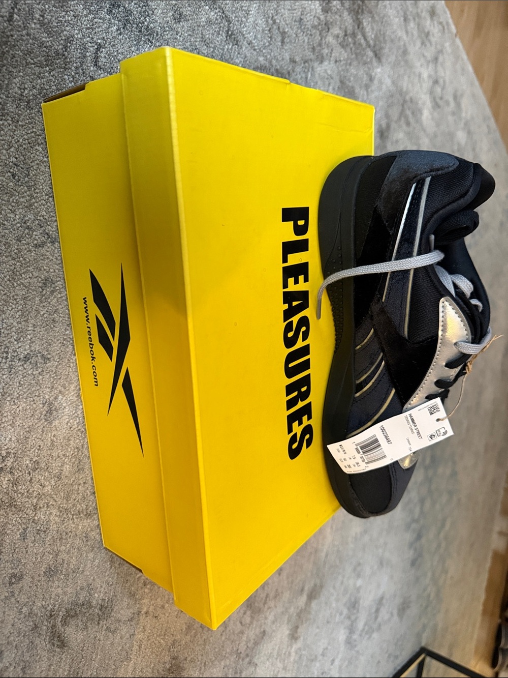 NWT Unisex Reebok Hammer Sneakers Size M 8.5 / W 10